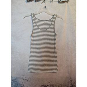 Gap tank top size medium